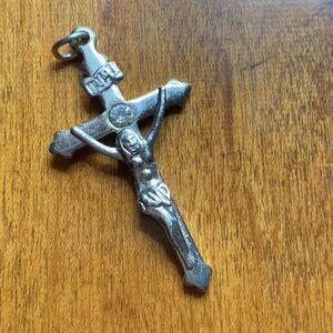 💛 Vintage Gold Plated CZ Crucifix Pendant